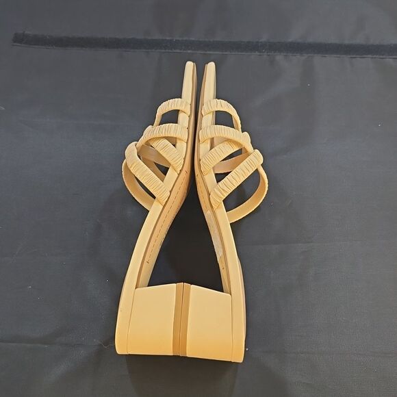 BRAND NEW BANDOLINO WOMEN'S RUN RUN 3 FAUX LEATHER CRISS-CROSS SLIDE SANDALS - Picture 8 of 16